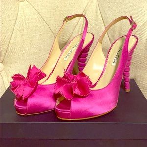 Oscar de la Renta Fuchsia Satin Origami Sling SZ 9